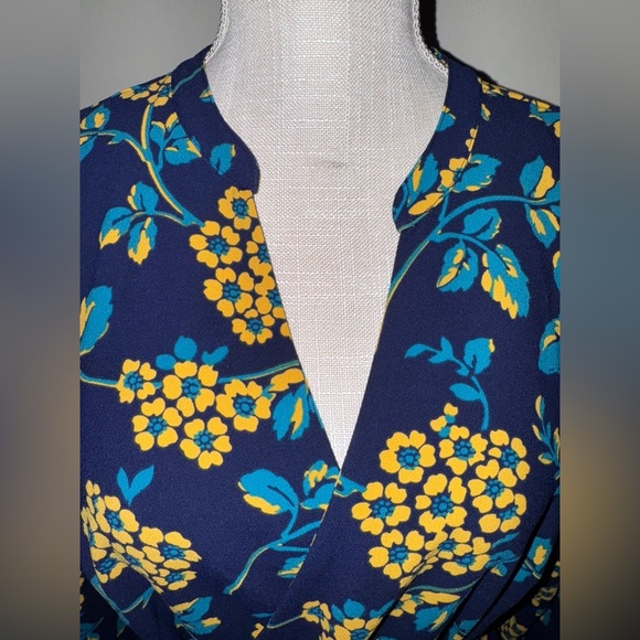 J Crew Floral Drapey Crepe Wrap Top size M EUC - Picture 6 of 12